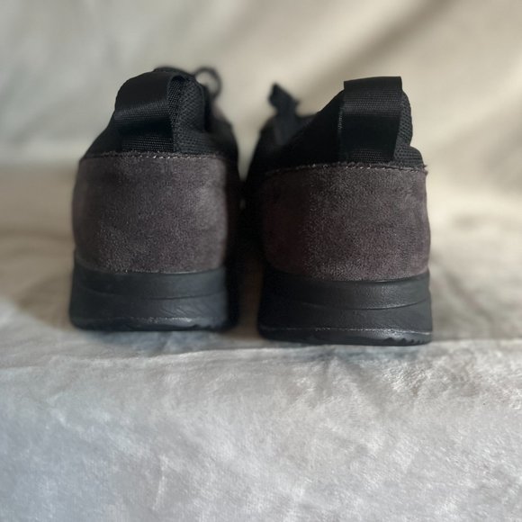 Banana Republic Mesh & Suede Sneaker Size 10.5 - Picture 4 of 4